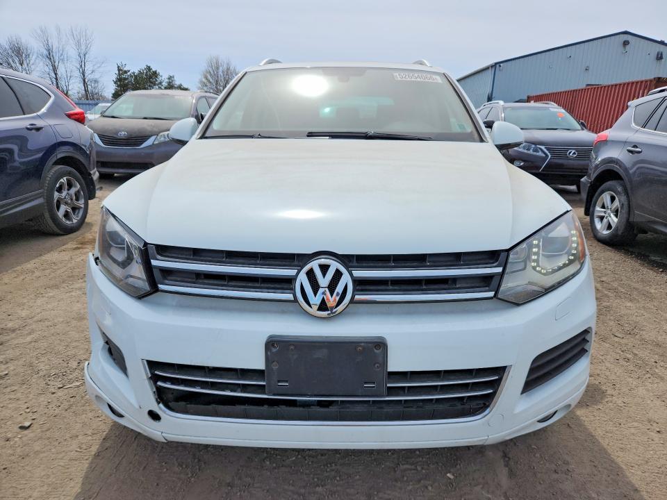 2014 Volkswagen Touareg მანქანა იყიდება აუქციონზე, vin: WVGDF9BP2ED003864, აუქციონის ნომერი: 52654066