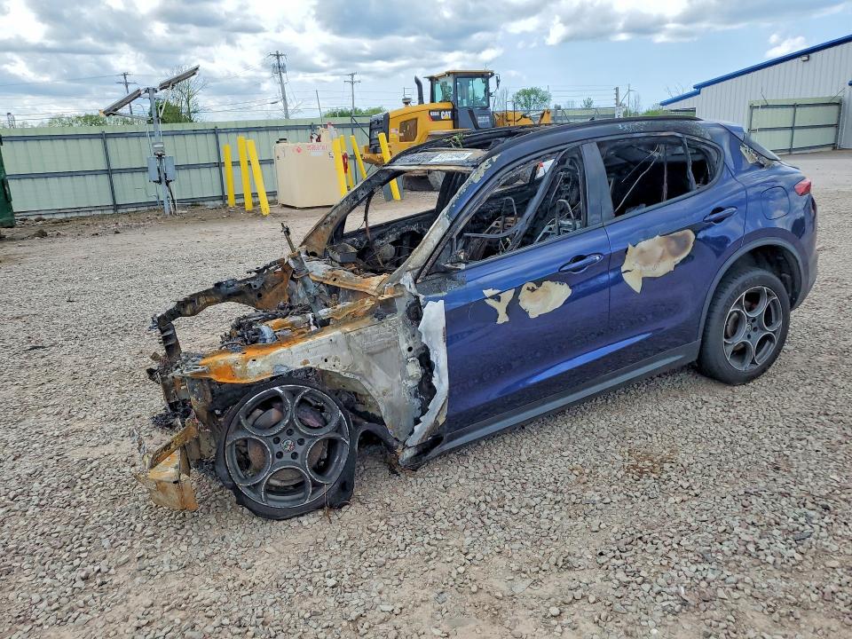 Продаж на аукціоні авто 2018 Alfa Romeo Stelvio, vin: ZASFAKPN1J7B63826, номер лоту: 54318946