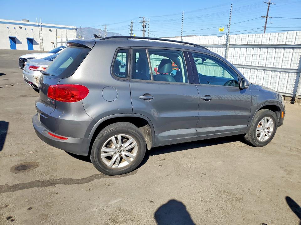 2017 Volkswagen Tiguan მანქანა იყიდება აუქციონზე, vin: WVGAV7AXXHK030001, აუქციონის ნომერი: 53376796