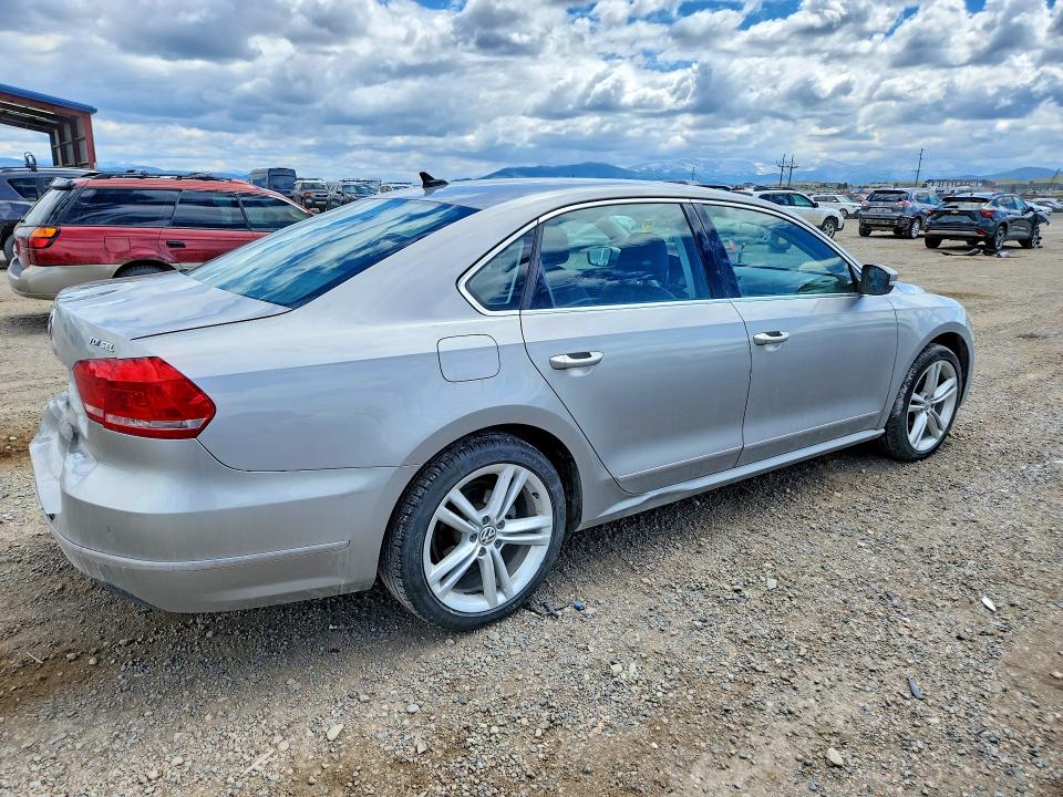 53481956 :رقم المزاد ، 1VWCN7A31DC139510 vin ، 2013 Volkswagen Passat مزاد بيع