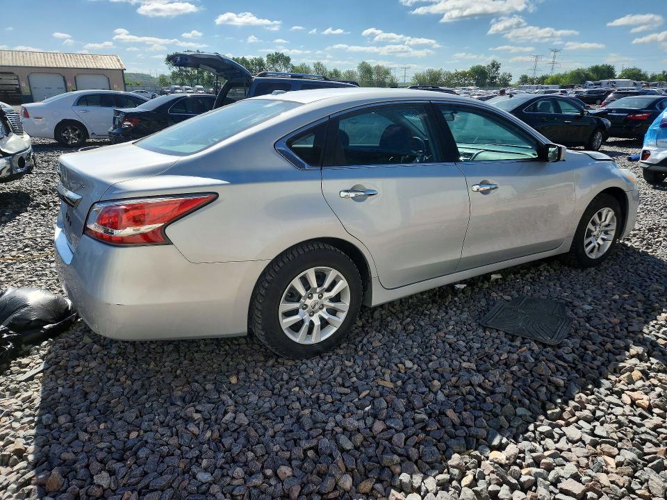 2015 Nissan Altima მანქანა იყიდება აუქციონზე, vin: 1N4AL3AP8FN900736, აუქციონის ნომერი: 53340586
