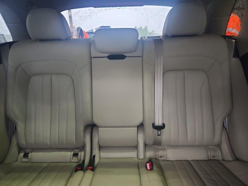 51421436 :رقم المزاد ، WA1BNAFY1J2133296 vin ، 2018 Audi Q5 مزاد بيع