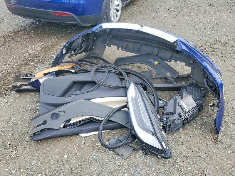 53762836 :رقم المزاد ، 5YJXCAE27JF105224 vin ، 2018 Tesla Model X مزاد بيع