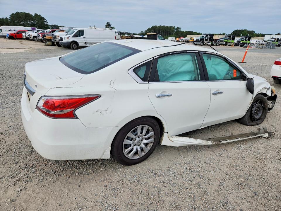 2015 Nissan Altima მანქანა იყიდება აუქციონზე, vin: 1N4AL3AP1FC299178, აუქციონის ნომერი: 52616696