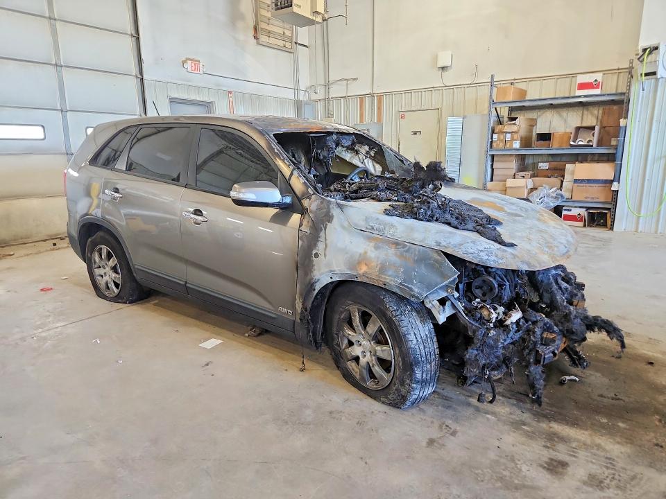 2011 Kia Sorento მანქანა იყიდება აუქციონზე, vin: 5XYKTCA19BG019457, აუქციონის ნომერი: 53256676