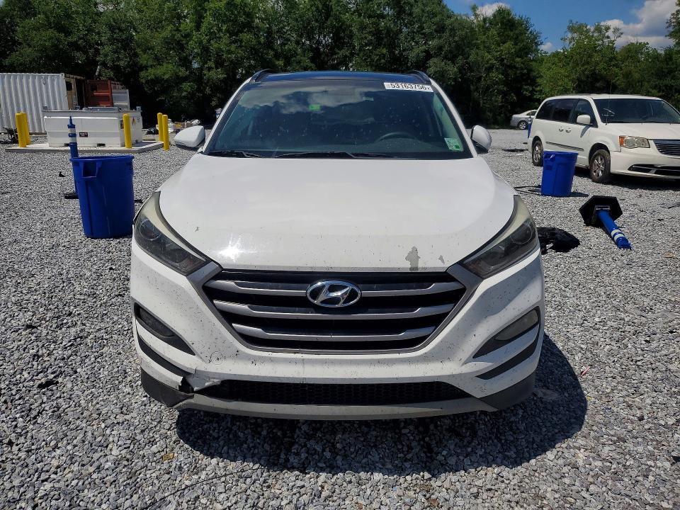 53163756 :رقم المزاد ، KM8J33A28JU821270 vin ، 2018 Hyundai Tucson مزاد بيع