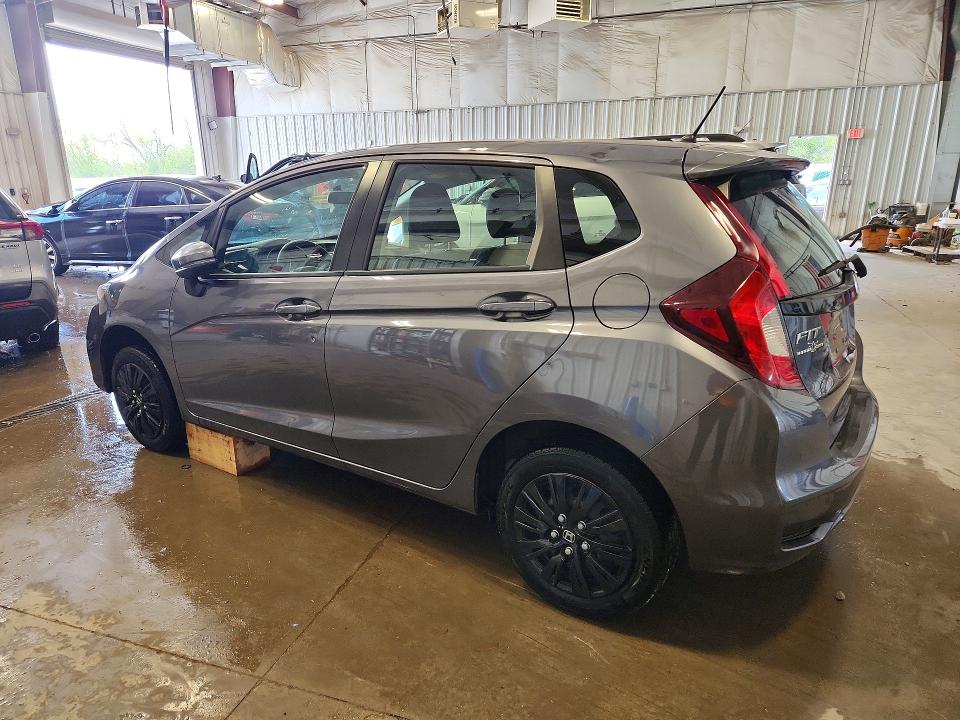 52857236 :رقم المزاد ، 3HGGK5H47JM734874 vin ، 2018 Honda Fit مزاد بيع