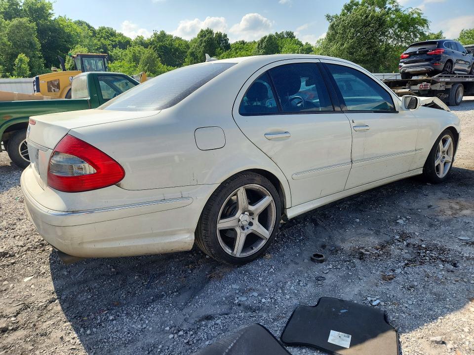 53959546 :رقم المزاد ، WDBUF56X59B380437 vin ، 2009 Mercedes-benz E مزاد بيع
