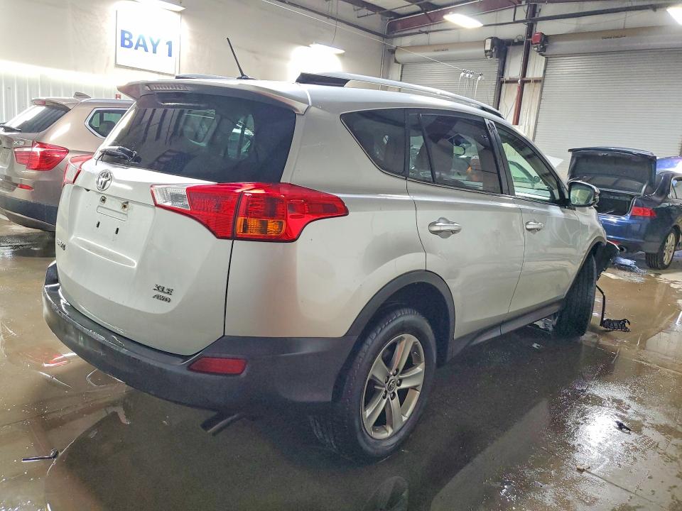 Продажа на аукционе авто 2015 Toyota Rav4, vin: JTMRFREV1FJ028309, номер лота: 51763286