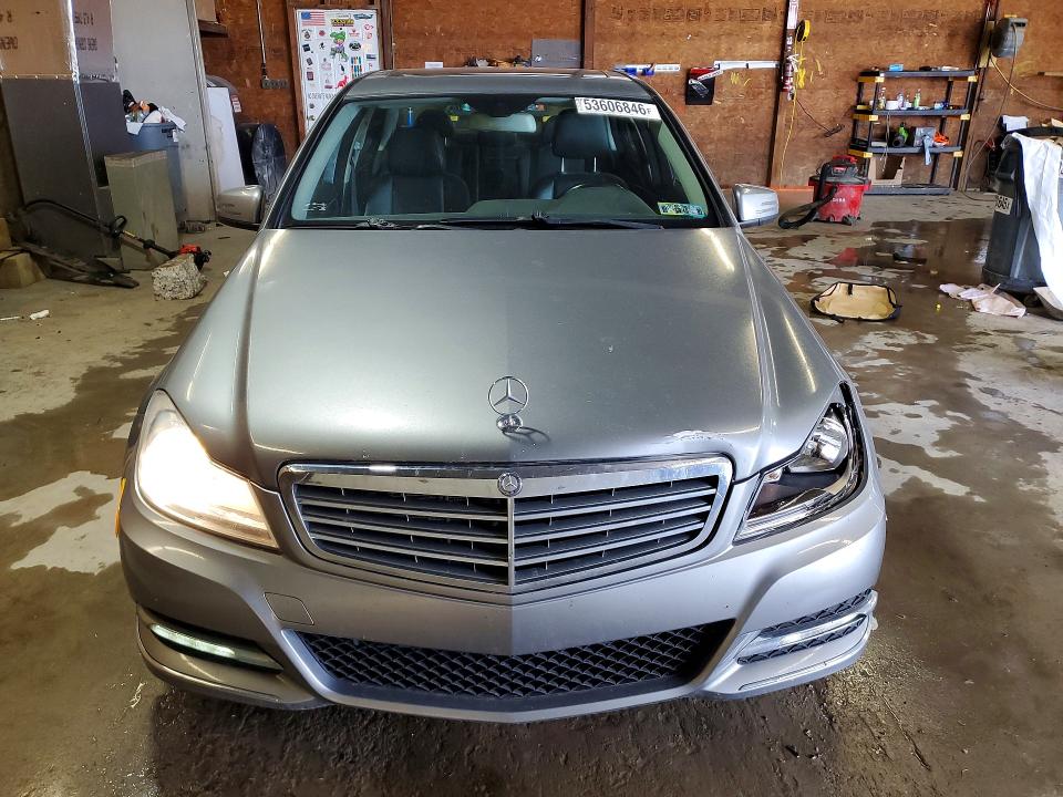 2013 Mercedes-benz C მანქანა იყიდება აუქციონზე, vin: WDDGF8ABXDR247223, აუქციონის ნომერი: 53606846