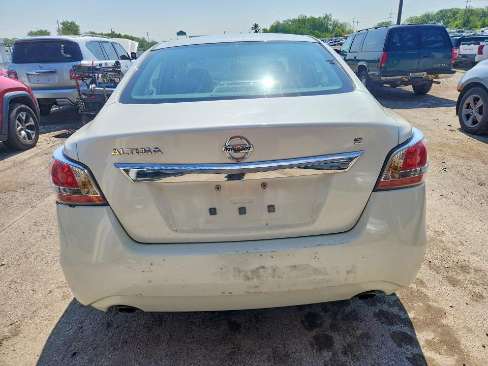2015 Nissan Altima მანქანა იყიდება აუქციონზე, vin: 1N4AL3AP2FN334413, აუქციონის ნომერი: 53281926