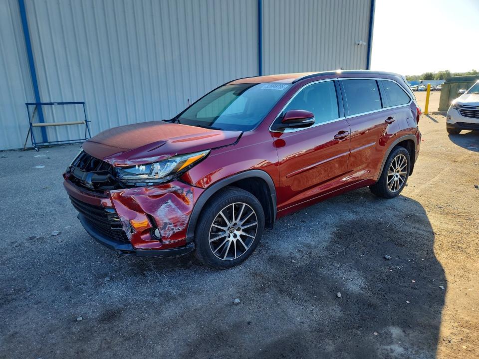 53695766 :رقم المزاد ، 5TDKZRFHXJS539000 vin ، 2018 Toyota Highlander مزاد بيع