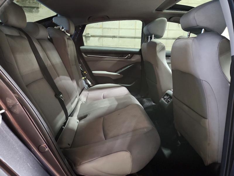 52178466 :رقم المزاد ، 1HGCV1F49JA004897 vin ، 2018 Honda Accord مزاد بيع