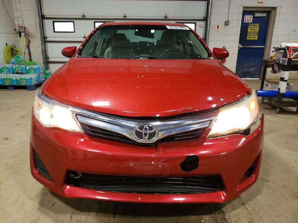 53781826 :رقم المزاد ، 4T4BF1FKXCR181483 vin ، 2012 Toyota Camry مزاد بيع