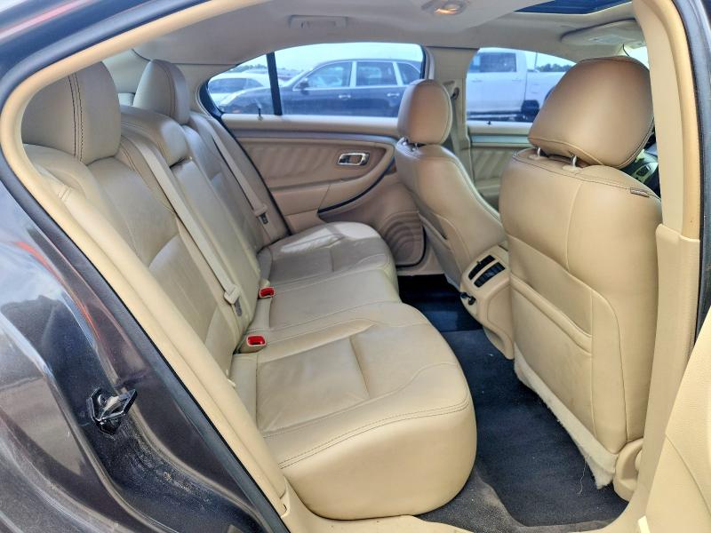 53351786 :رقم المزاد ، 1FAHP2E88FG131868 vin ، 2015 Ford Taurus مزاد بيع