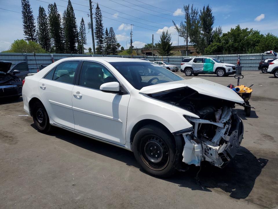 52665986 :رقم المزاد ، 4T4BF1FK4ER398126 vin ، 2014 Toyota Camry مزاد بيع