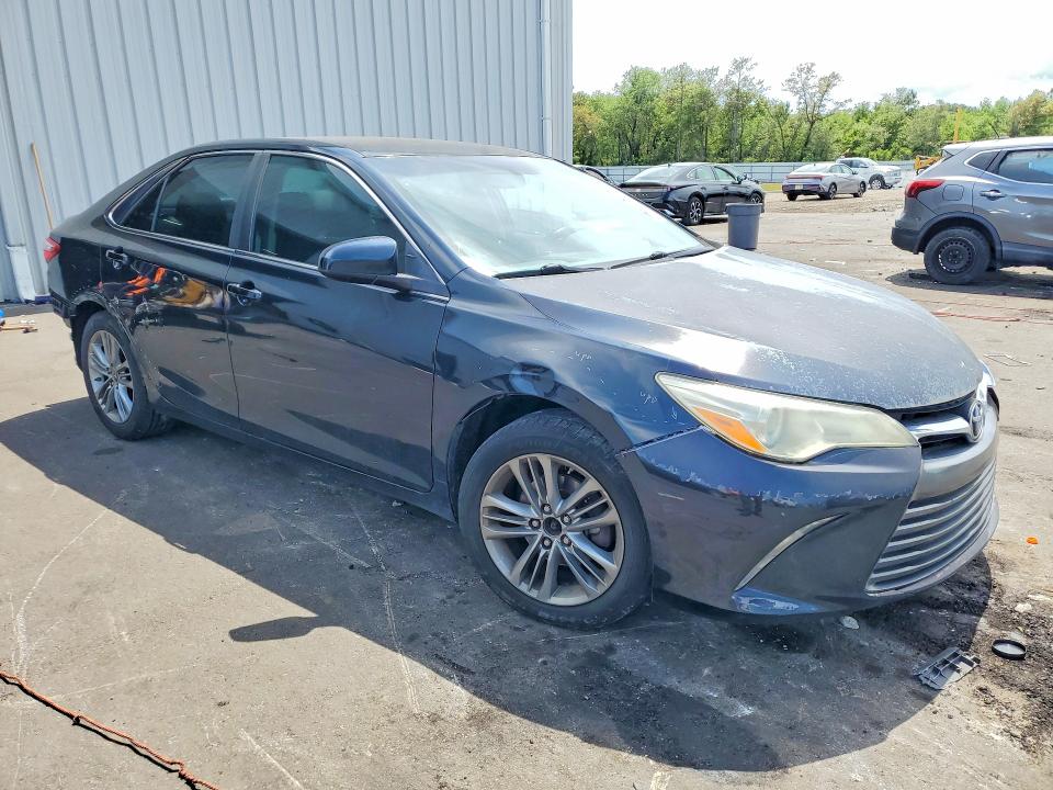 53995266 :رقم المزاد ، 4T1BF1FK5FU886982 vin ، 2015 Toyota Camry مزاد بيع