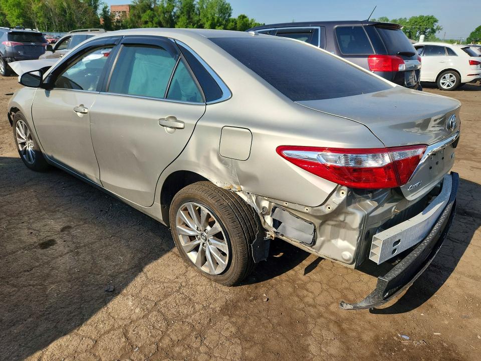 54064076 :رقم المزاد ، 4T1BF1FK7HU710700 vin ، 2017 Toyota Camry مزاد بيع