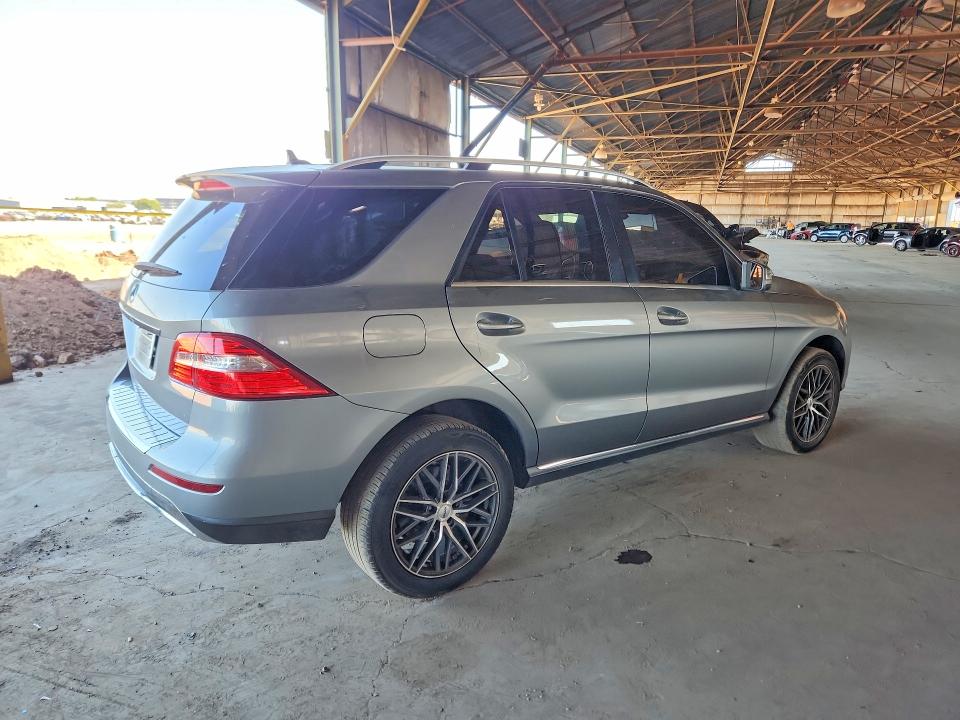 53162366 :رقم المزاد ، 4JGDA5JBXFA475049 vin ، 2015 Mercedes-benz Ml مزاد بيع