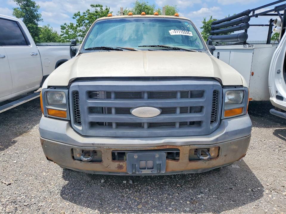 51115556 :رقم المزاد ، 1FDSF34545ED23553 vin ، 2005 Ford F350 مزاد بيع