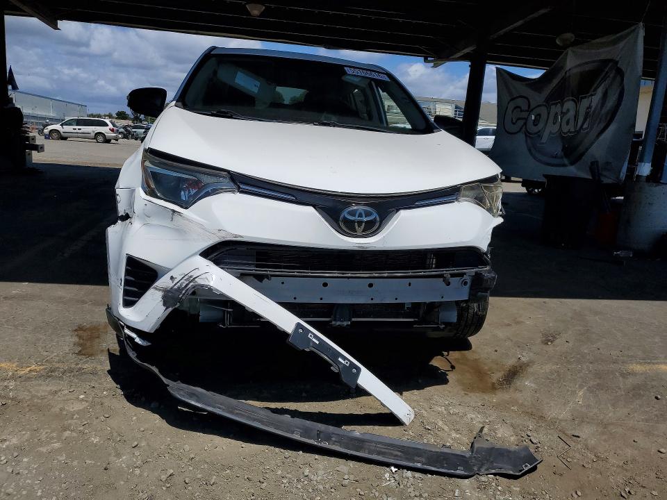 Продажа на аукционе авто 2018 Toyota Rav4, vin: JTMZFREVXJJ748135, номер лота: 55166616