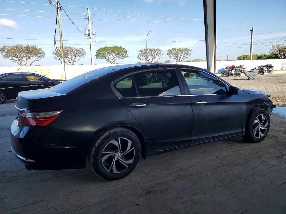 52178876 :رقم المزاد ، 1HGCR2F33HA180517 vin ، 2017 Honda Accord مزاد بيع