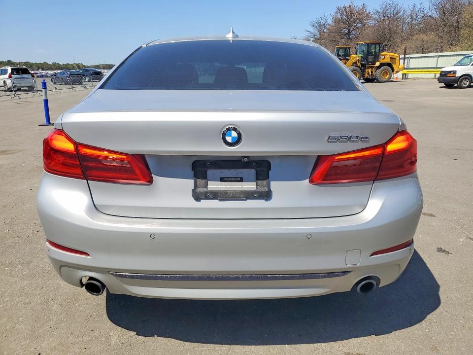 50633186 :رقم المزاد ، WBAJA9C55JB252892 vin ، 2018 Bmw 530e مزاد بيع
