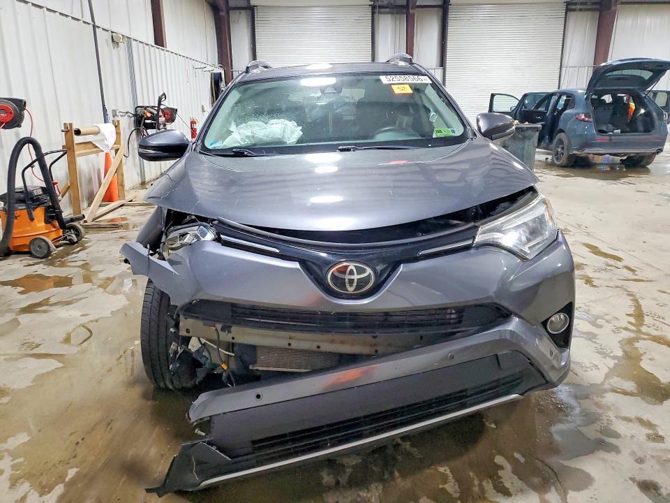 Auction sale of the 2017 Toyota Rav4, vin: 2T3DFREV0HW652875, lot number: 52558566