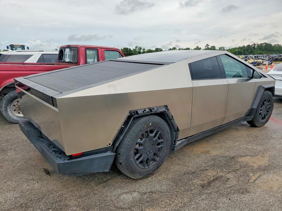 54706146 :رقم المزاد ، 7G2CEHED8RA025861 vin ، 2024 Tesla Cybertruck مزاد بيع