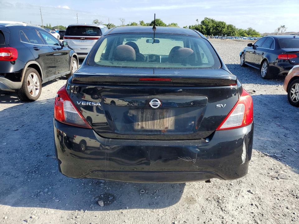 52248556 :رقم المزاد ، 3N1CN7AP5JL863239 vin ، 2018 Nissan Versa مزاد بيع