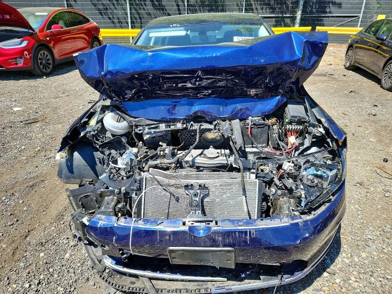 52091446 :رقم المزاد ، WVWKR7AU5HW950873 vin ، 2017 Volkswagen E-golf مزاد بيع