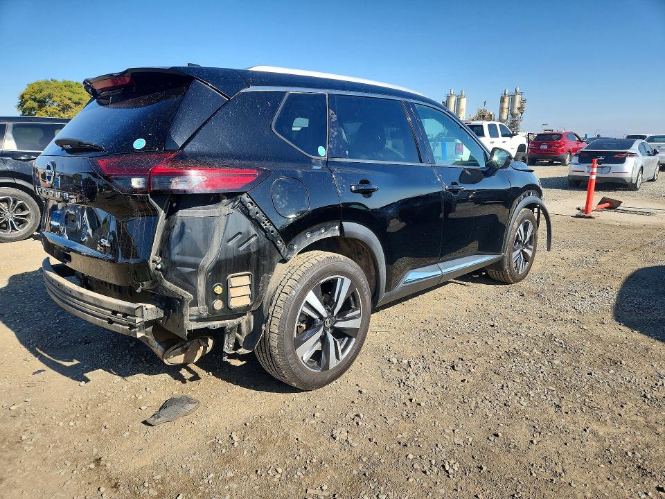 53046626 :رقم المزاد ، 5N1AT3CA4MC766993 vin ، 2021 Nissan Rogue مزاد بيع