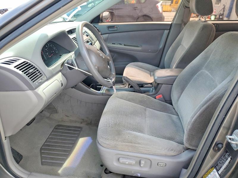 53221466 :رقم المزاد ، 4T1BE32K94U882225 vin ، 2004 Toyota Camry مزاد بيع