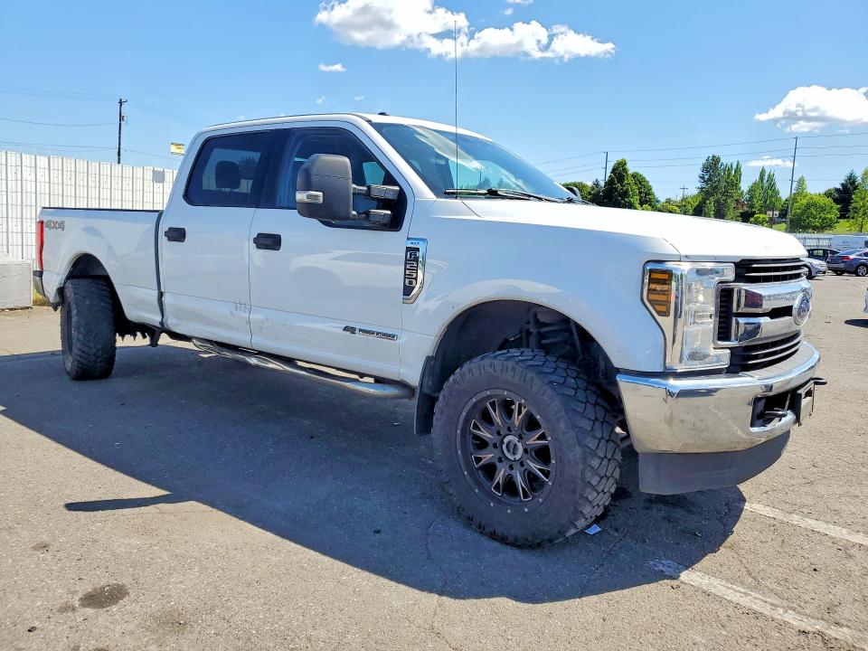 53943716 :رقم المزاد ، 1FT7W2BTXJEC43531 vin ، 2018 Ford F250 مزاد بيع
