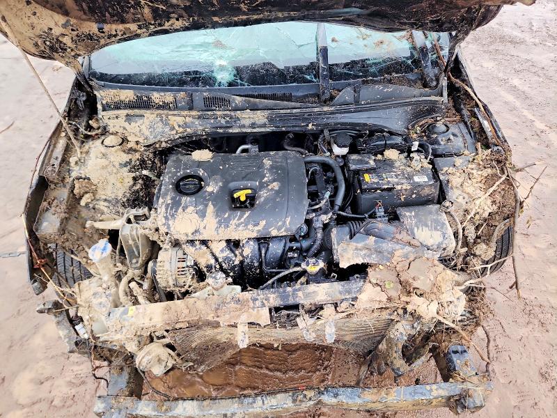 51991806 :رقم المزاد ، 3KPF24AD7ME297682 vin ، 2021 Kia Forte مزاد بيع