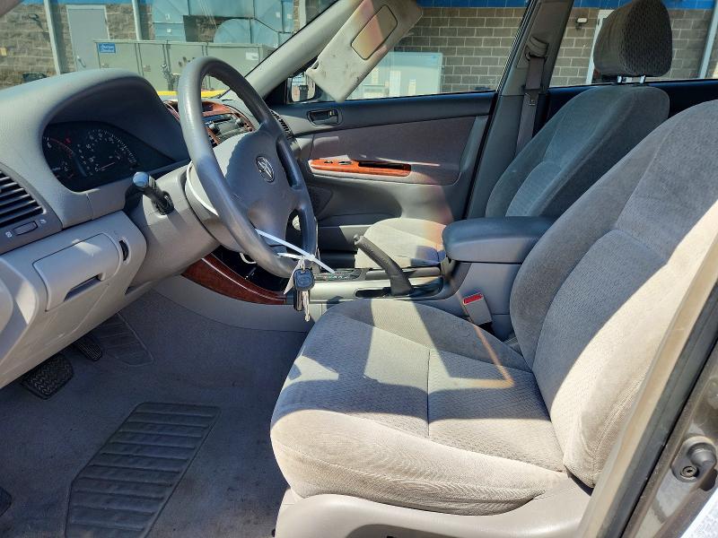 52381976 :رقم المزاد ، 4T1BF32K52U516160 vin ، 2002 Toyota Camry مزاد بيع