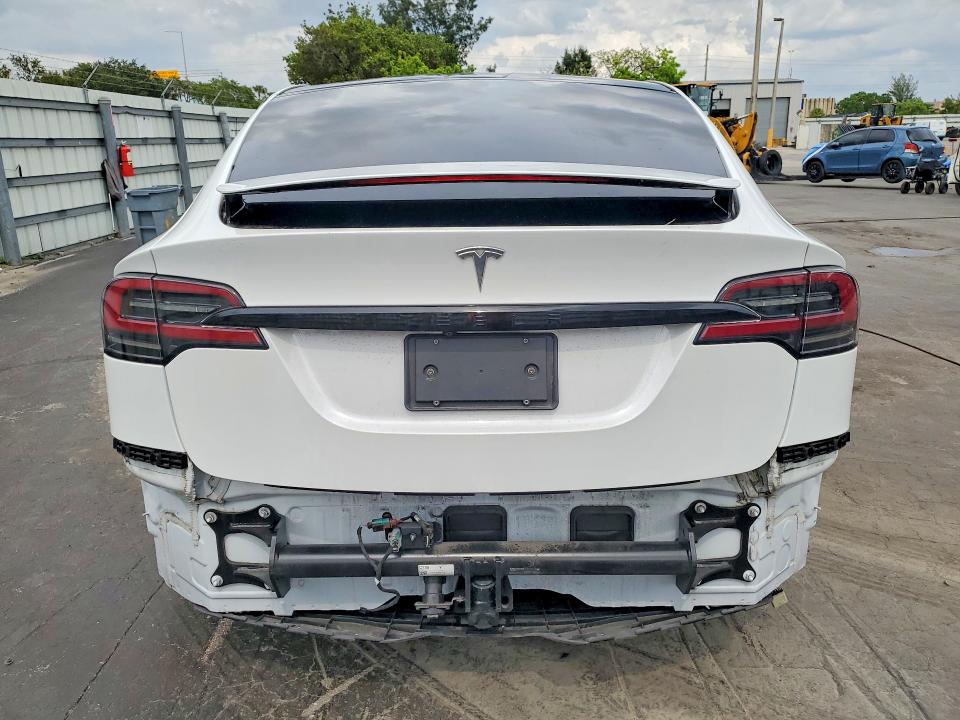 Продажа на аукционе авто 2022 Tesla Model X, vin: 7SAXCDE51NF343798, номер лота: 52883966