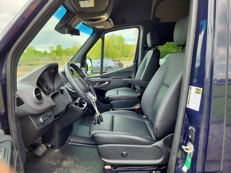 52899836 :رقم المزاد ، W1W4NCVYXRT175990 vin ، 2024 Mercedes-benz Sprinter مزاد بيع