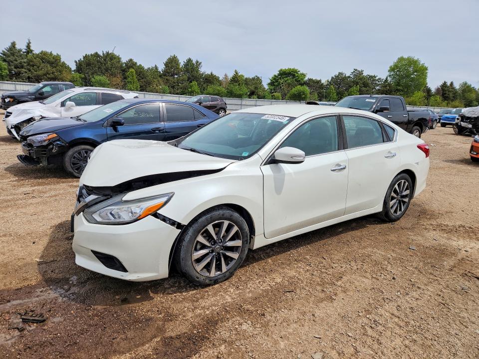 Продажа на аукционе авто 2017 Nissan Altima, vin: 1N4AL3AP4HC229340, номер лота: 52082546
