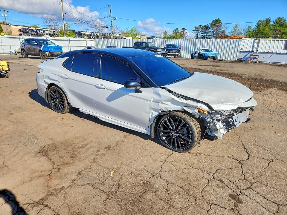 51906796 :رقم المزاد ، 4T1K61BK9MU035531 vin ، 2021 Toyota Camry مزاد بيع