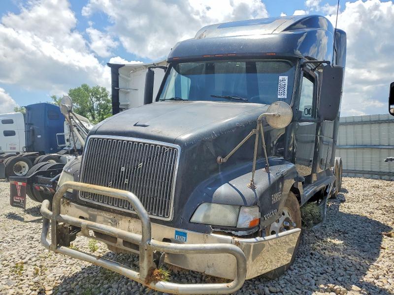Aukcja sprzedaży 2000 Volvo Vnl, vin: 4V4ND3JJ0YN243734, numer aukcji: 55330276