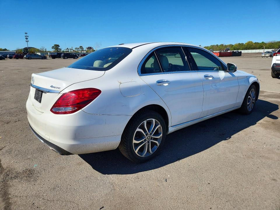 Продажа на аукционе авто 2018 Mercedes-benz C, vin: 55SWF4KB3JU239073, номер лота: 52693076