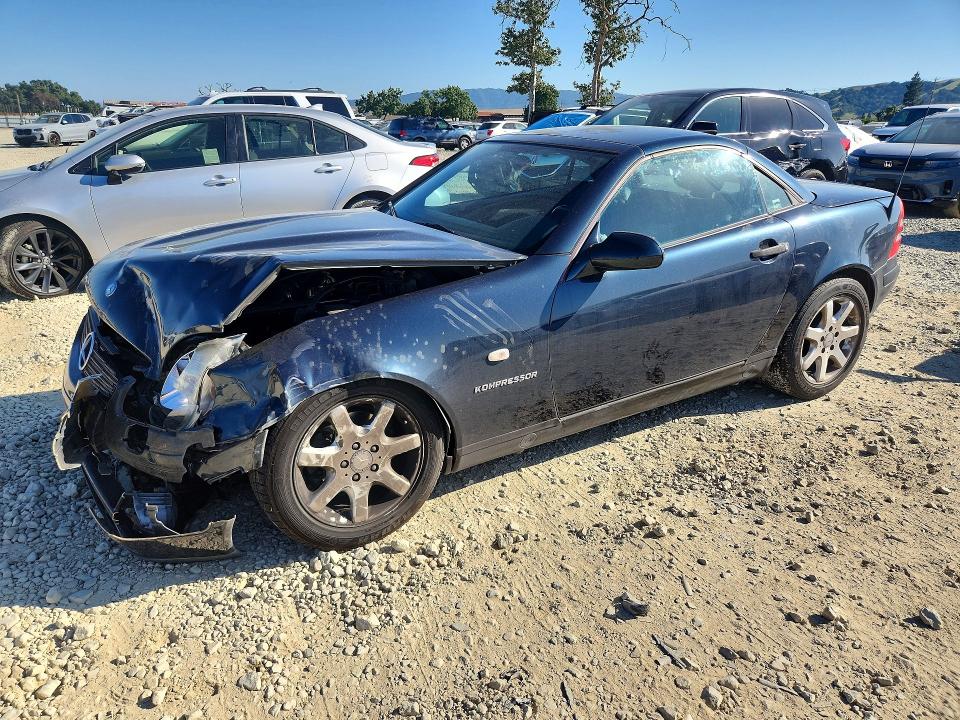 52577506 :رقم المزاد ، WDBKK47F5WF078136 vin ، 1998 Mercedes-benz Slk مزاد بيع