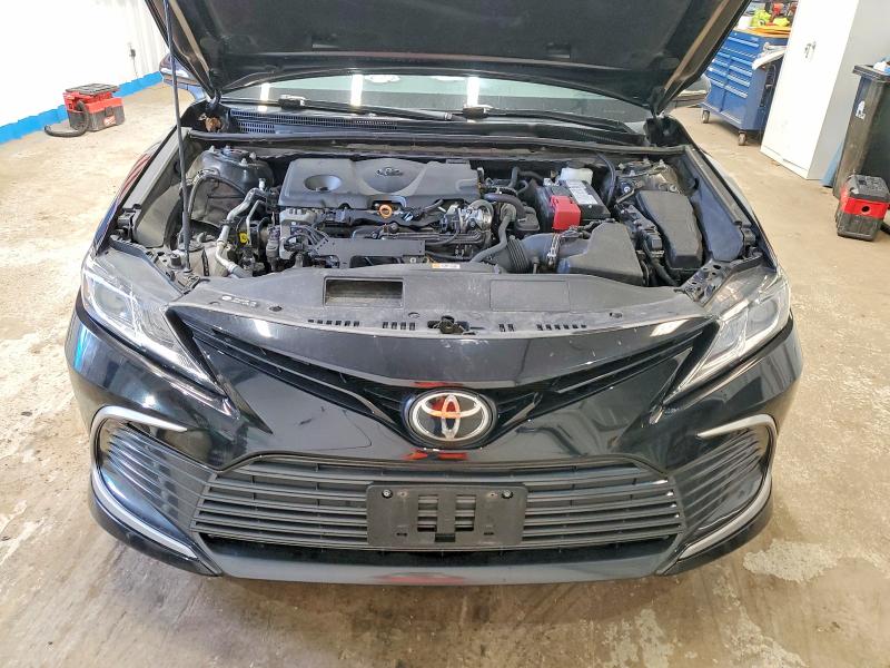 50165626 :رقم المزاد ، 4T1C11BKXNU060605 vin ، 2022 Toyota Camry مزاد بيع