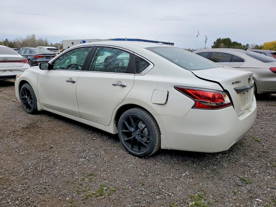 2015 Nissan Altima მანქანა იყიდება აუქციონზე, vin: 1N4AL3AP5FN876461, აუქციონის ნომერი: 52198526