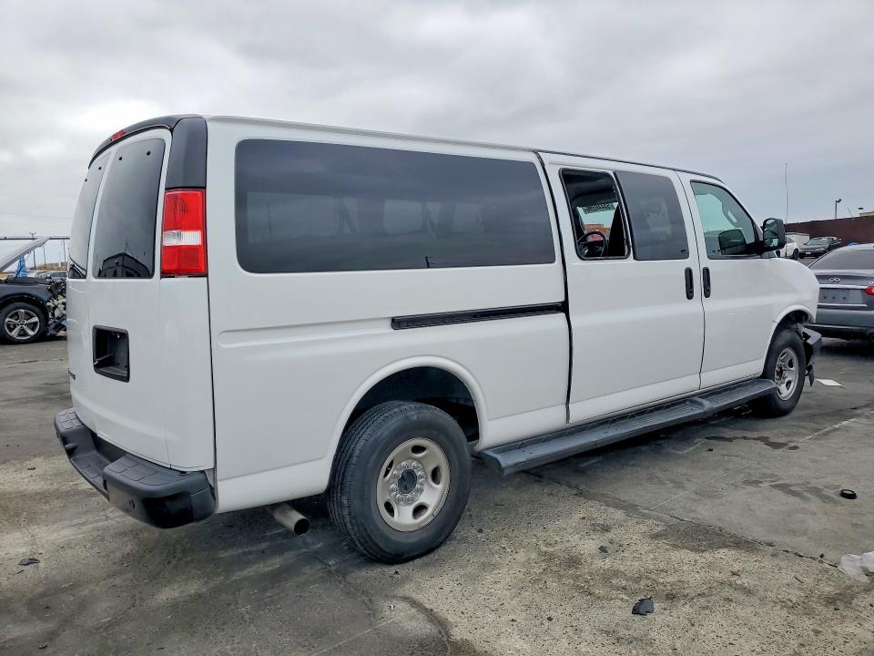 Продажа на аукционе авто 2023 Chevrolet Express G3500, vin: 1GAZGNFP3P1234182, номер лота: 53446596