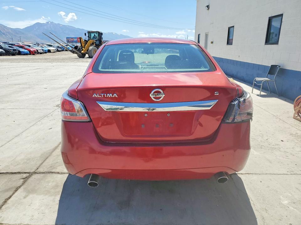 2015 Nissan Altima მანქანა იყიდება აუქციონზე, vin: 1N4AL3APXFN375615, აუქციონის ნომერი: 55527566
