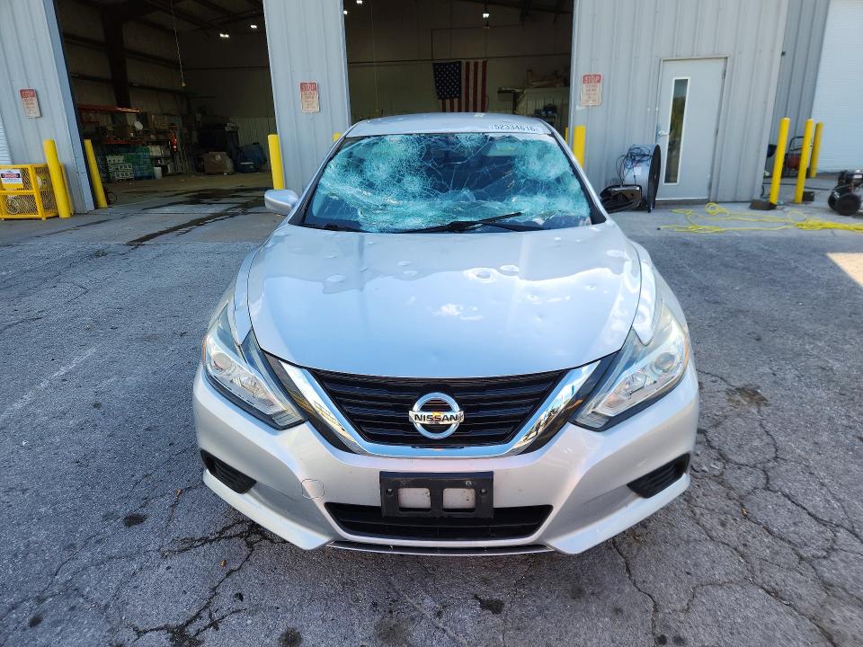 2017 Nissan Altima მანქანა იყიდება აუქციონზე, vin: 1N4AL3AP2HC282487, აუქციონის ნომერი: 52334616