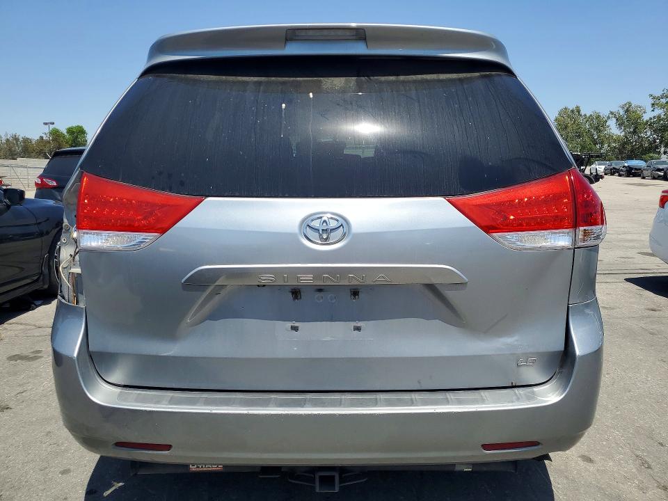 54481306 :رقم المزاد ، 5TDKK3DCXDS341725 vin ، 2013 Toyota Sienna مزاد بيع