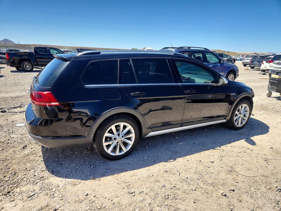 53731776 :رقم المزاد ، 3VWH17AU3HM532746 vin ، 2017 Volkswagen Golf Alltrack مزاد بيع